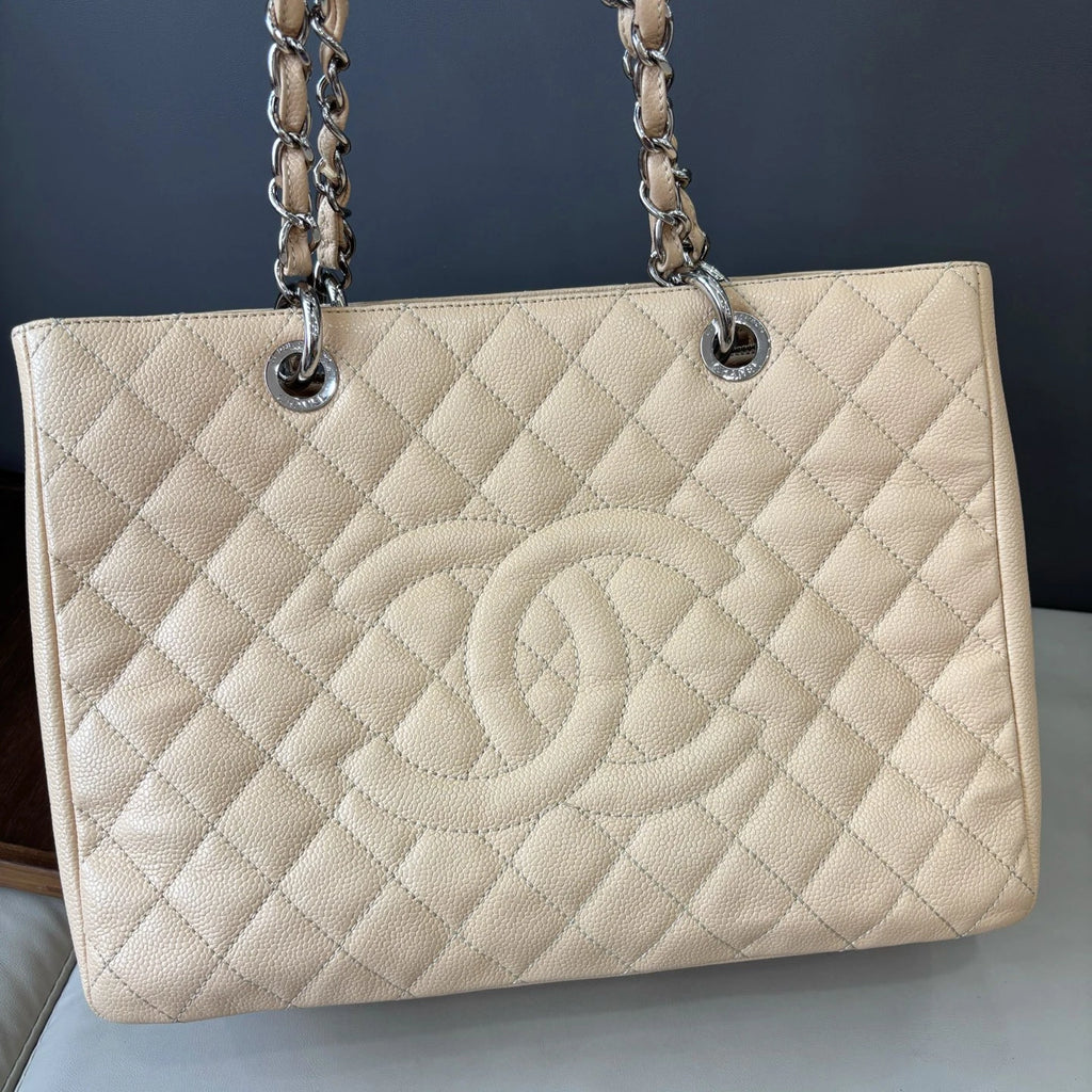 Authentic Chanel GST Calfskin Silver Hardware Chain Ivory Shoulder Bag Diamond