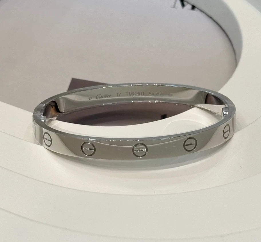 Authentic Cartier Love Classic Bracelet 18k White Gold Bangle Size17