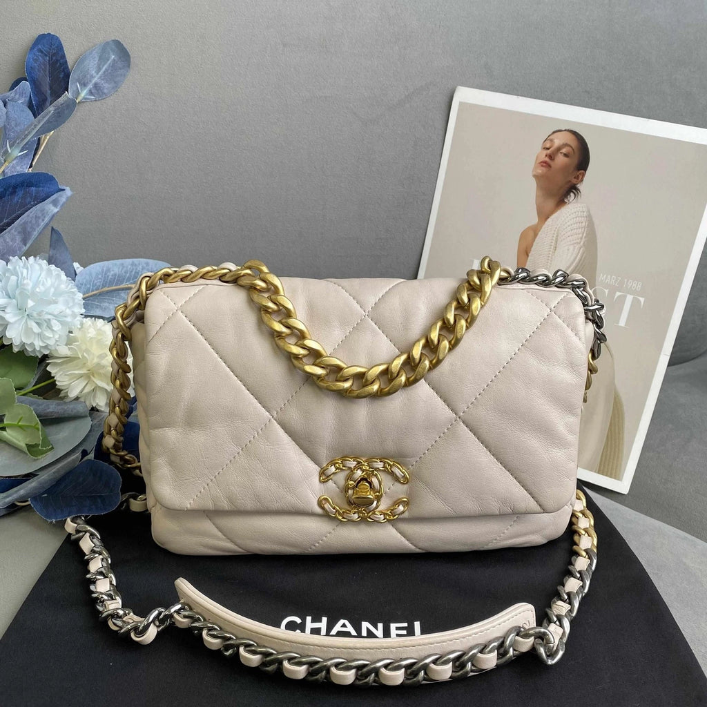 CHANEL 19Bag Small Lambskin Pink Shoulder Bag For Women