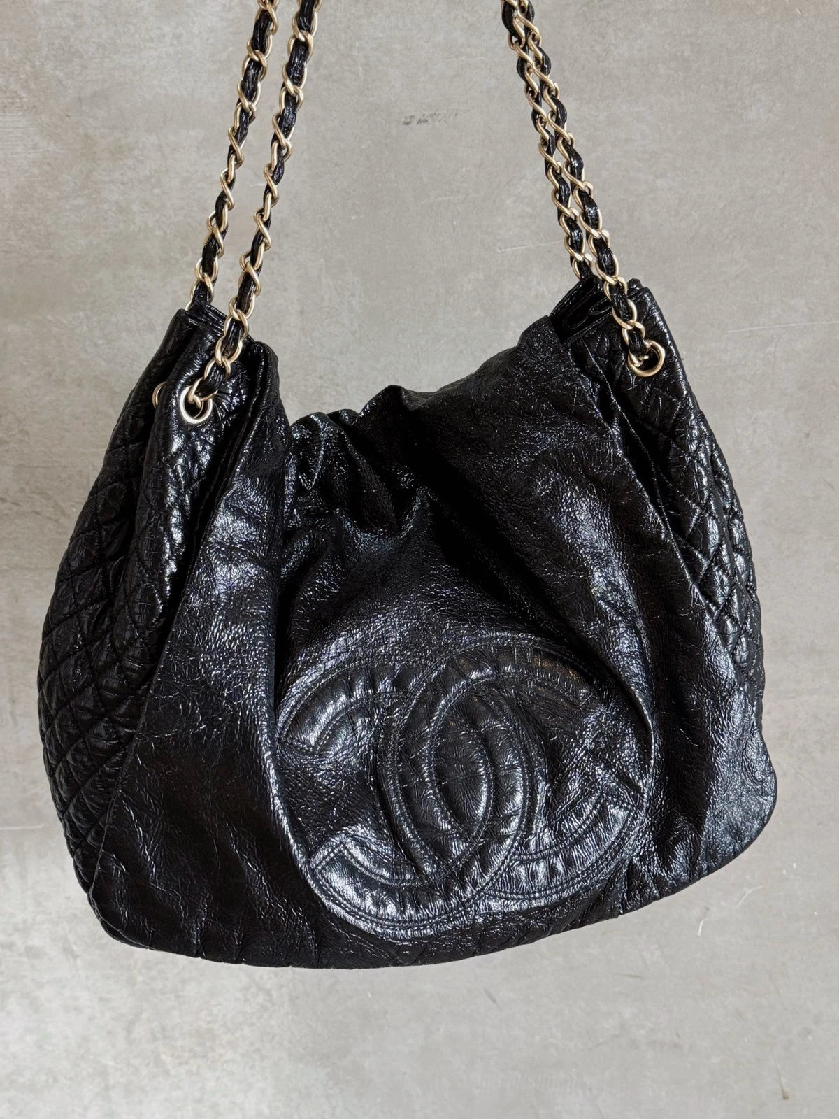 Chanel Oil Wax Chain Shoulder Bag Black Gold Hardware Women Fashion