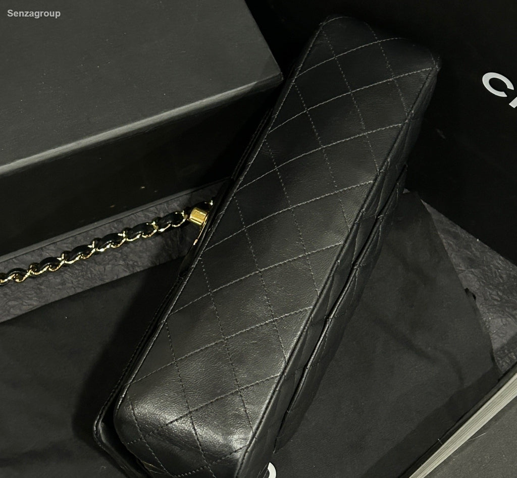 Chanel Classic Flap MM Chain Shoulder Bag Crossbody Black Gold Women Fashion