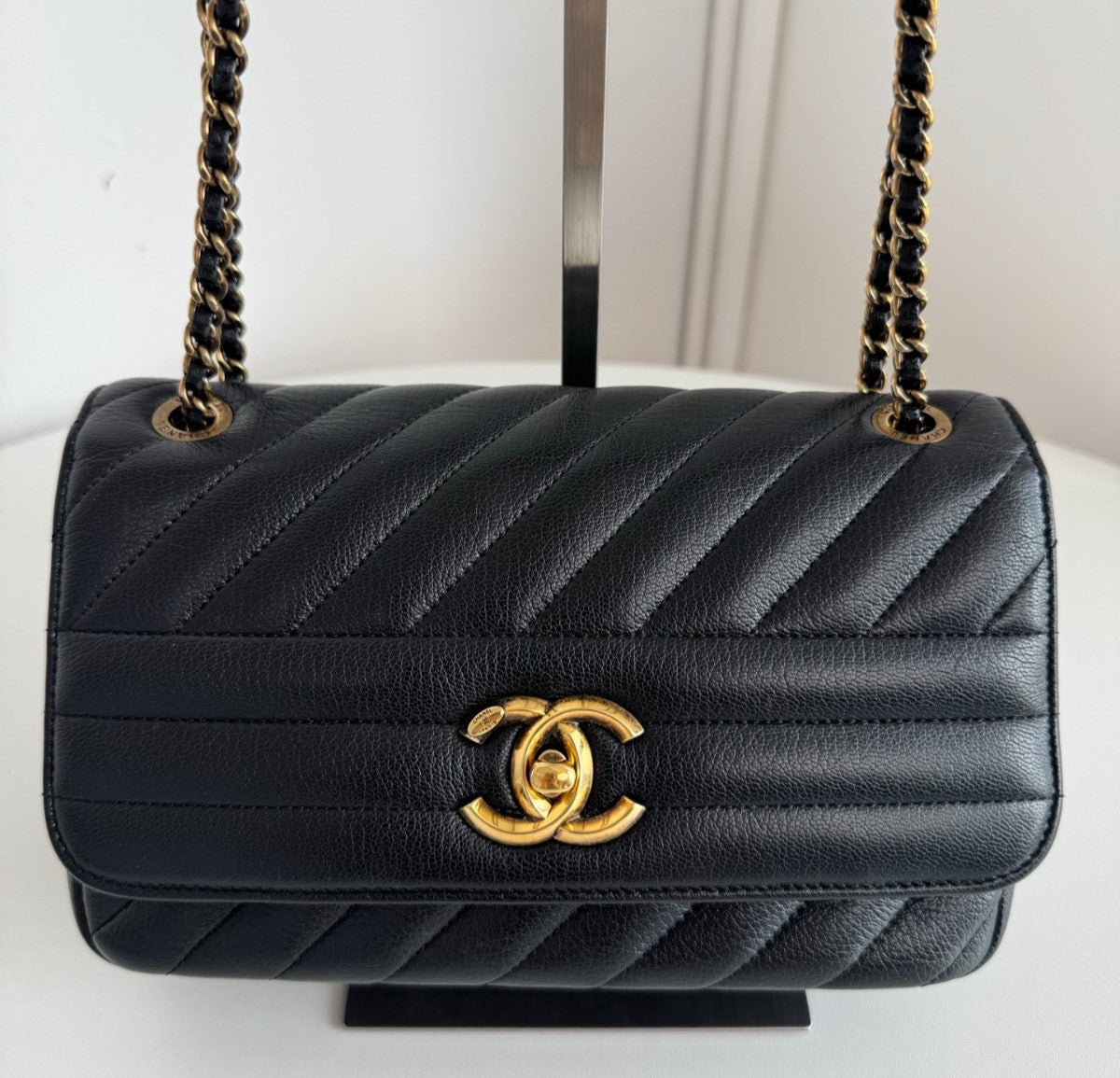 Chanel Chain 2Way Shoulder Bag Crossbody Black Gold Women Classic Fashion