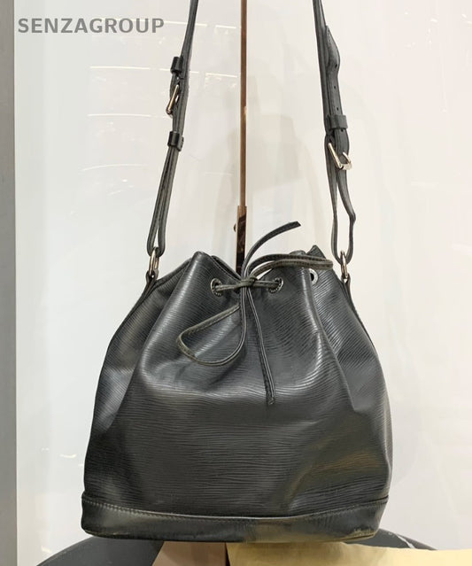 Louis Vuitton Vintage Bucket Drawstring Epi Leather Shoulder bag Black Women