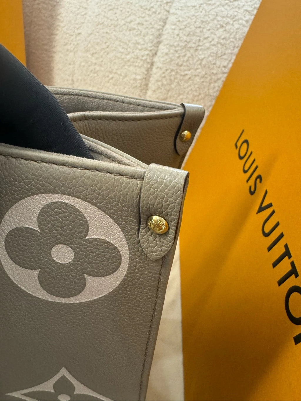 Louis Vuitton Onthego Medium Gray Tote Bag For Women