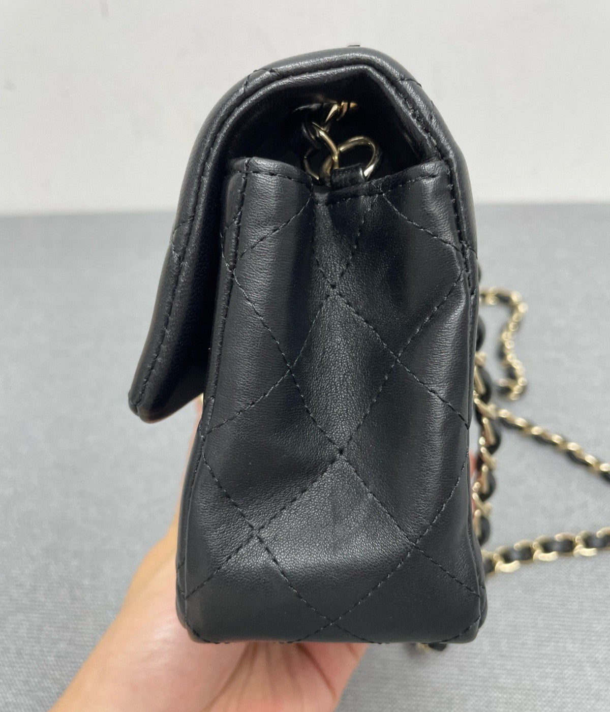 Chanel Classic Flap Lambskin Mini Chain Shoulder Bag Black Gold Women Fashion
