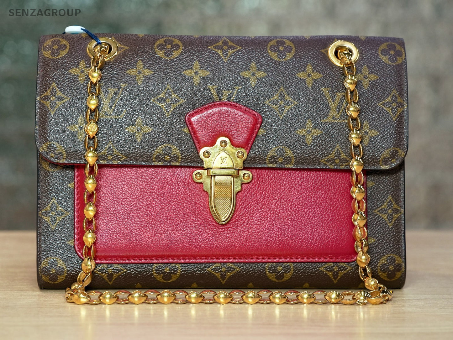 Louis Vuitton Monogram Victoire Red Canvas Shoulder bag Crossbody