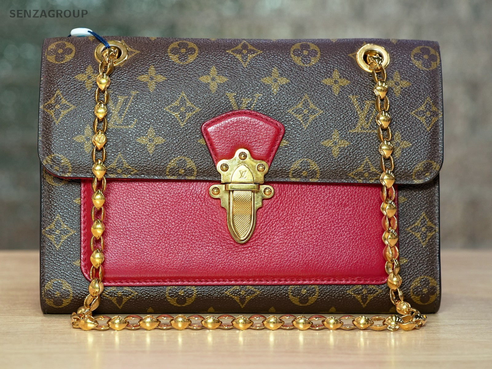 Louis Vuitton Monogram Victoire Red Canvas Shoulder bag Crossbody