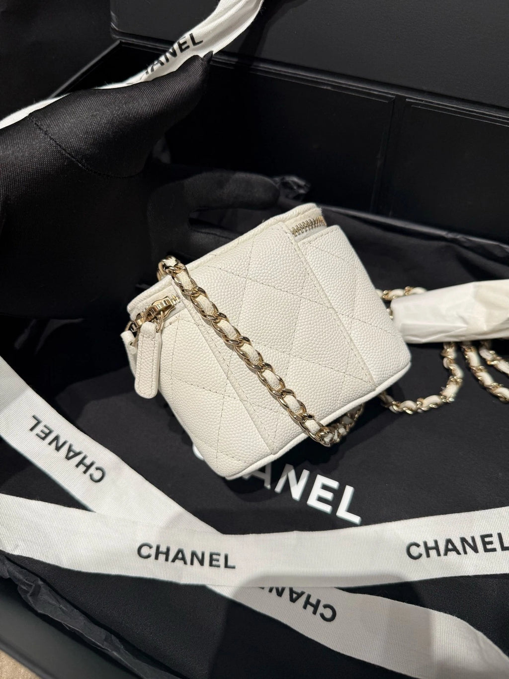 Chanel Vanity Leather Gold White Shoulder Bag Excellent
