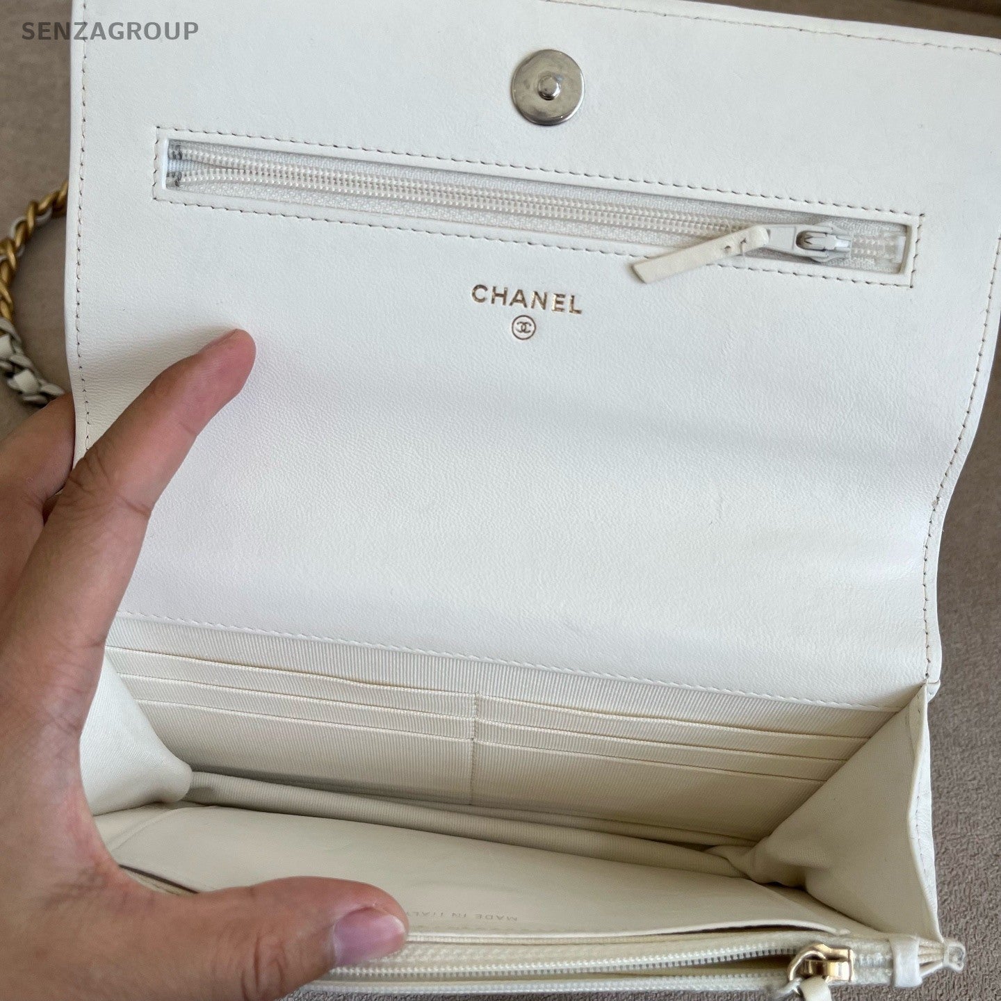 CHANEL 19bag Woc Chain Shoulder bag White Silver Women Chip Version