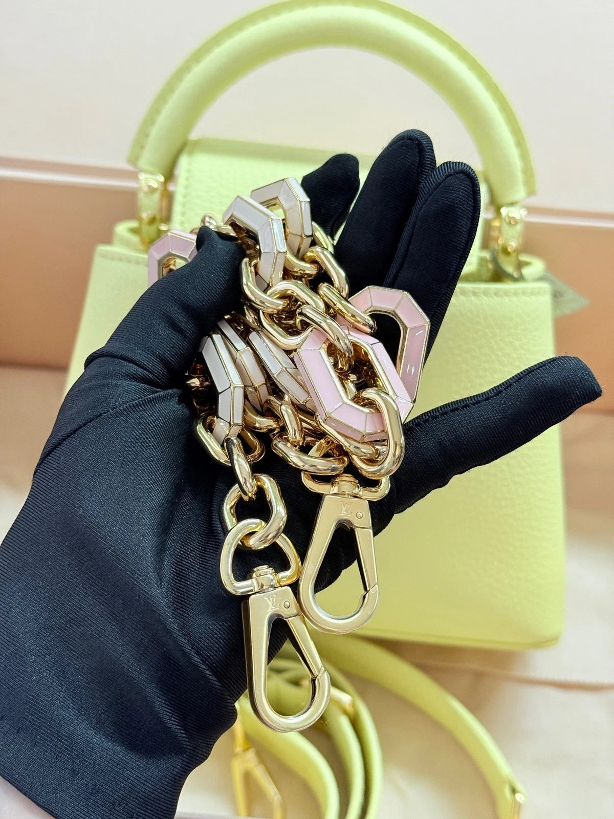Louis Vuitton Capucines Handbag Top Handle Excellent
