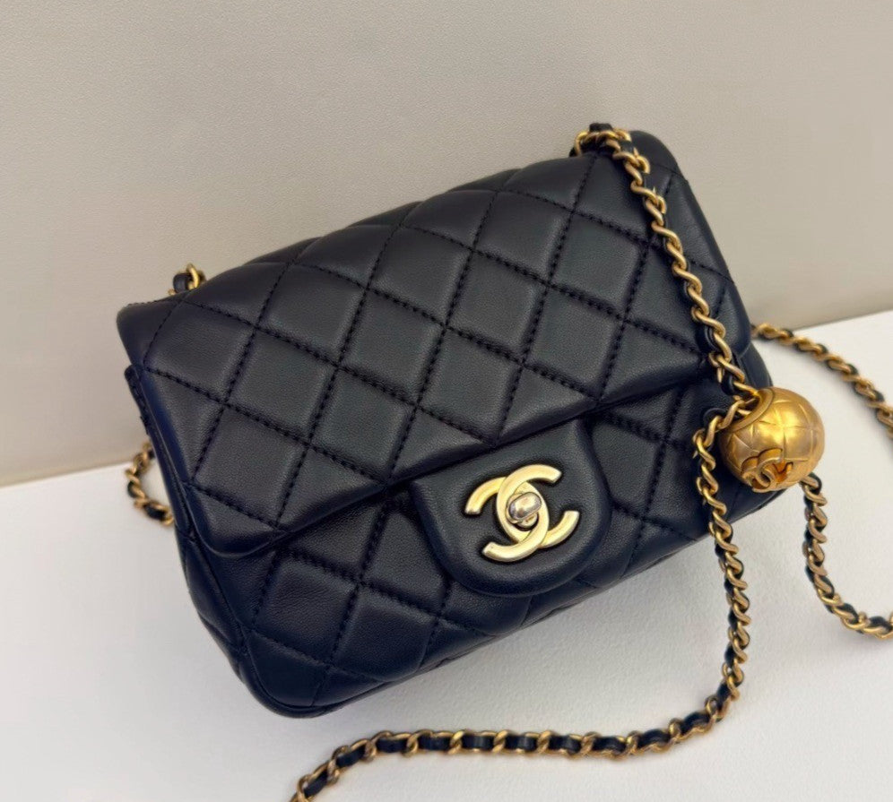 Chanel Classic Flap Lambskin Chain Shoulder Bag Crossbody Black Gold Women