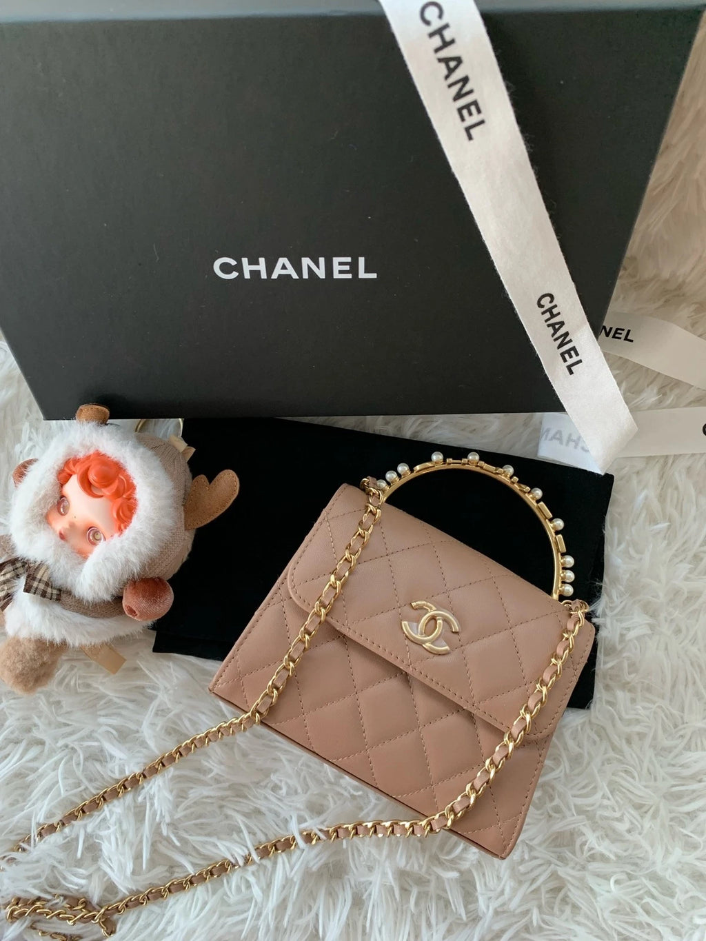 Chanel Kelly Pearl Handle Lambskin Shoulder Handbag For Women