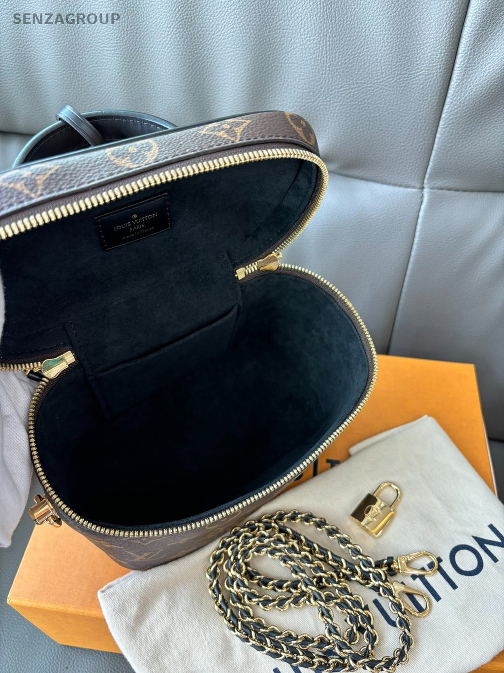 Louis Vuitton Vanity Monogram Top Handle 2WAY Crossbody bag Almost Brand NEW