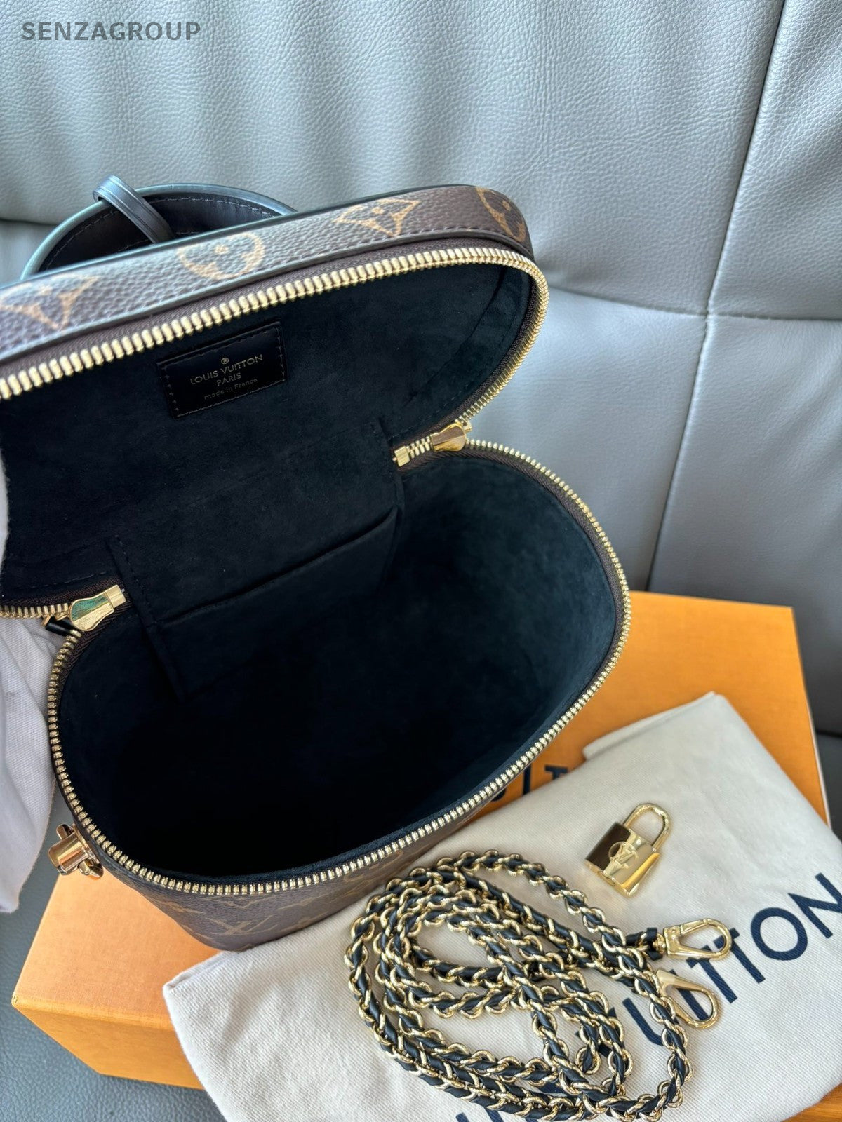Louis Vuitton Vanity Monogram Top Handle 2WAY Crossbody bag Almost Brand NEW