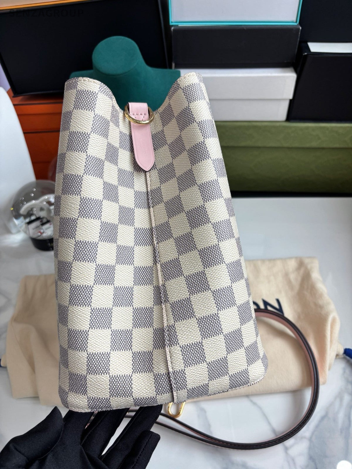 Louis Vuitton NeoNoe Damier Ebene Drastring Shoulder Handbag Women White