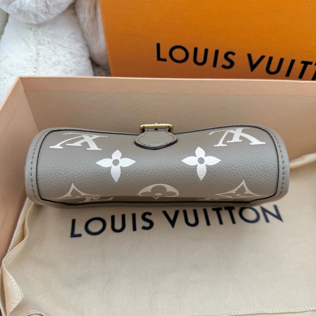 Louis Vuitton Diane Monogram Gray Shoulder Bag Excellent