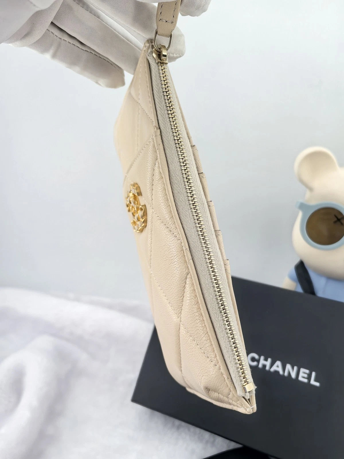 CHANEL Beige Leather 19 Series Clutch Card Phone Bag For Women