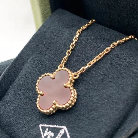 Excellent Van Cleef &amp; Arpels Vintage Alhambra Carnelian Pendant Necklace18k YG