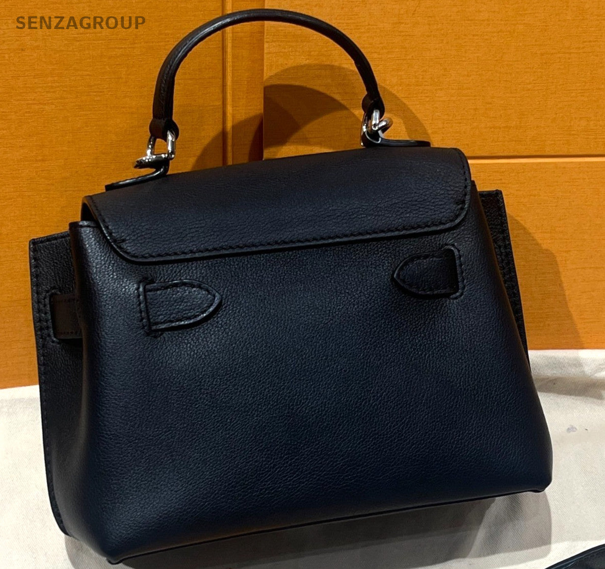 Louis Vuitton lockme ever Top Handle Shoulder Crossbody Bag Women Black