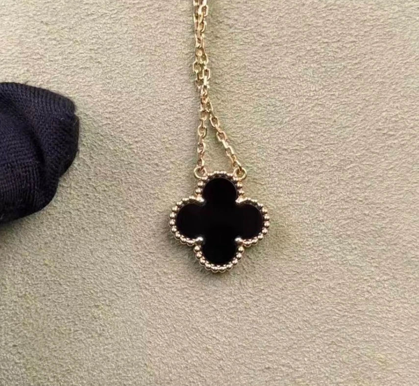 Van Cleef &amp; Arpels Vintage Alhambra Necklace Pendant 18K Yellow Gold Black Onyx