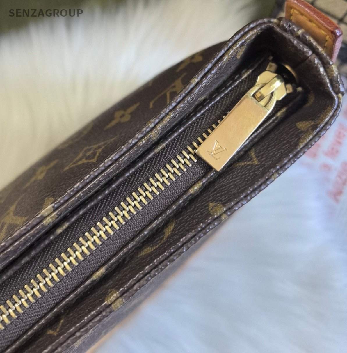 Louis Vuitton looping MM Monogram Shoulder Bag Brown Women