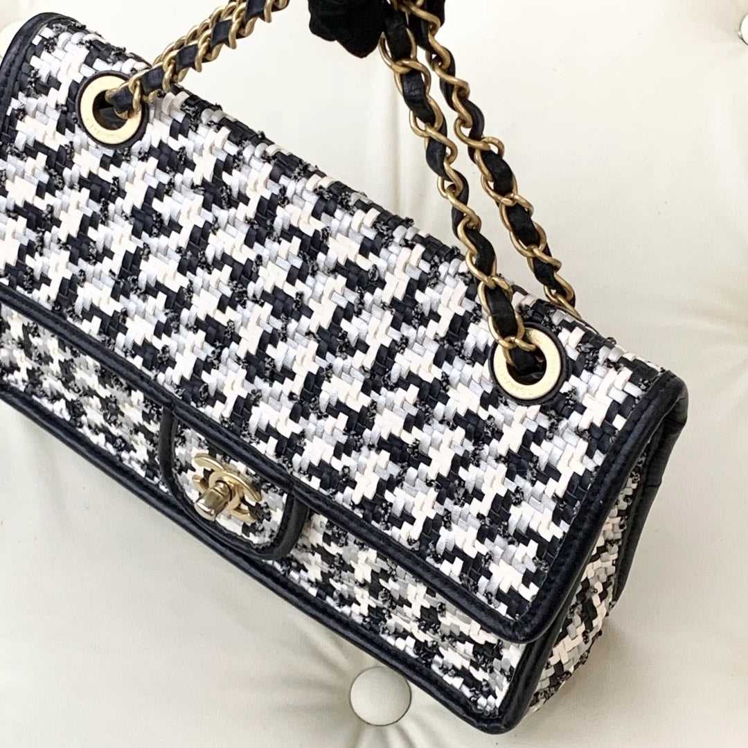 Chanel Classic Flap Chain Shoulder Bag Crossbody White Black Gold Used Women S