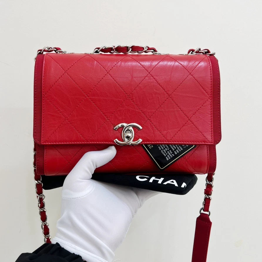 Chanel Chain Canvas Shoulder Crossbody Bag Red Silver Hardware Women Classic