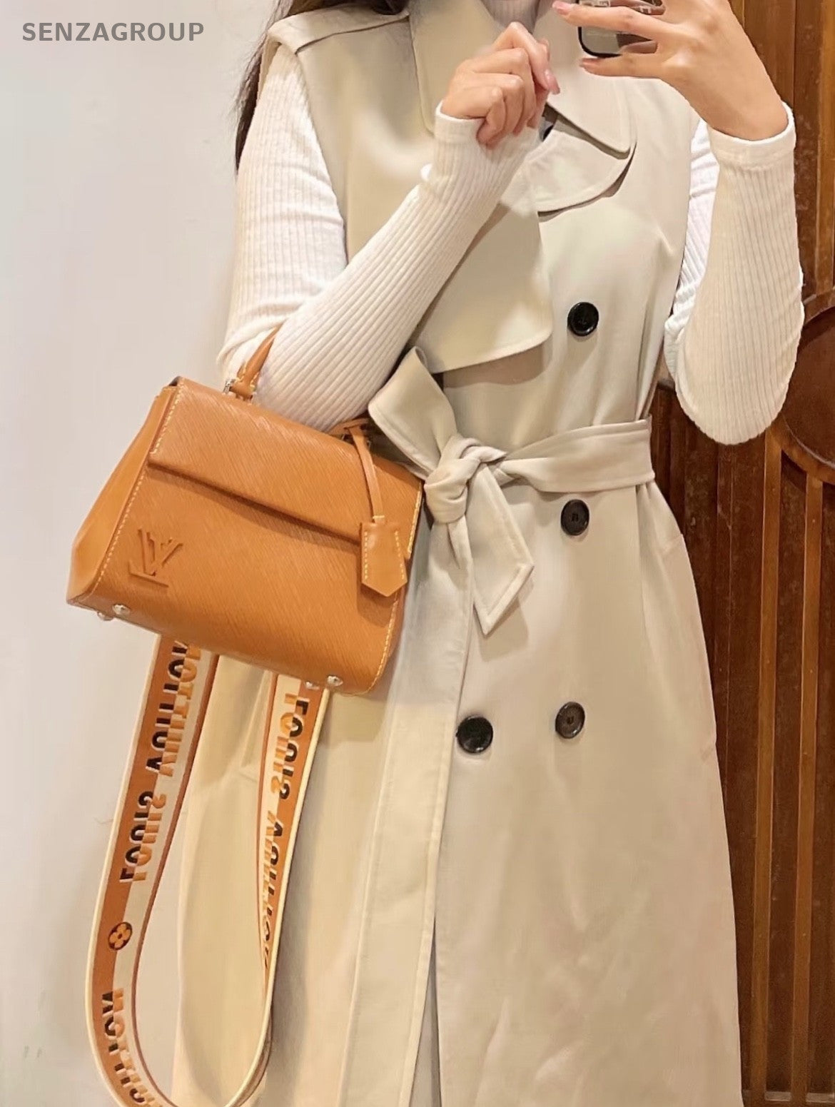 Louis Vuitton Cluny BB caramel color Epi Top Handle 2way Shoulder bag Women