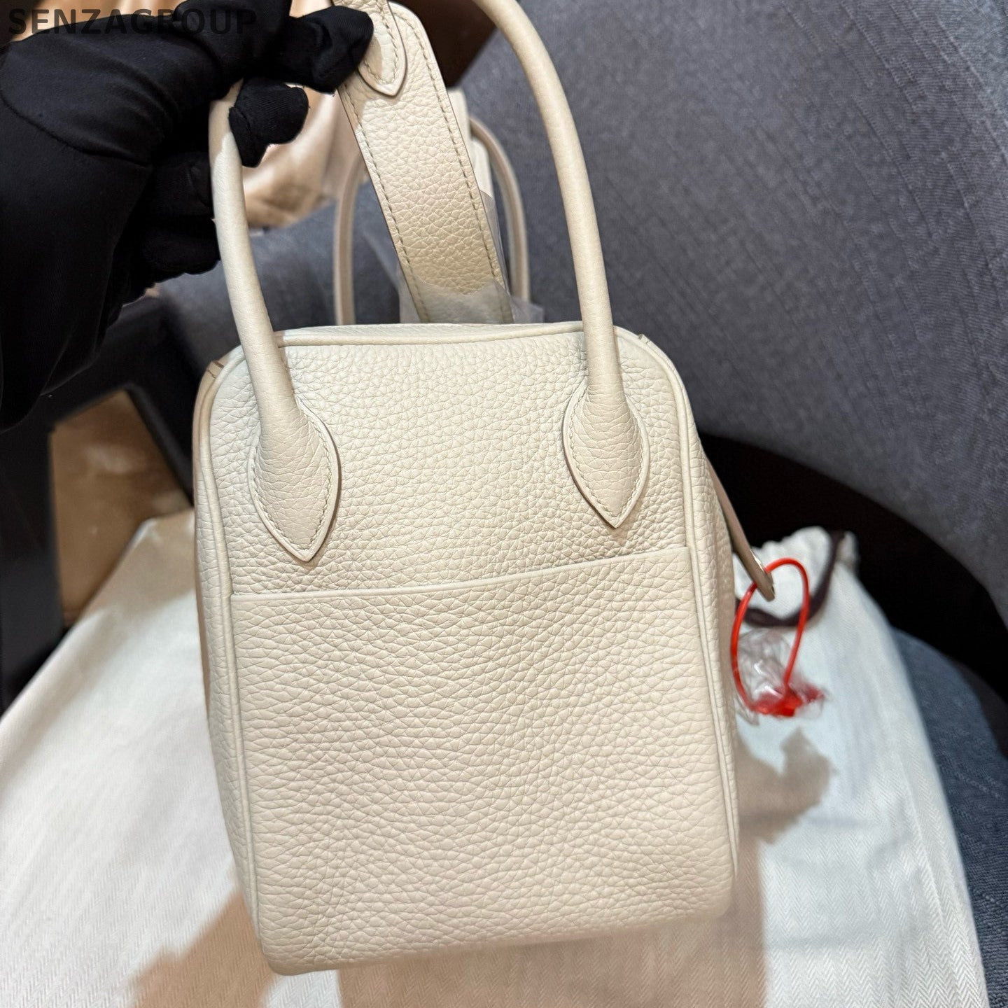 Hermès Lindy 26 Bag White Palladium Hardware - Classic Fashion Women's Handbag