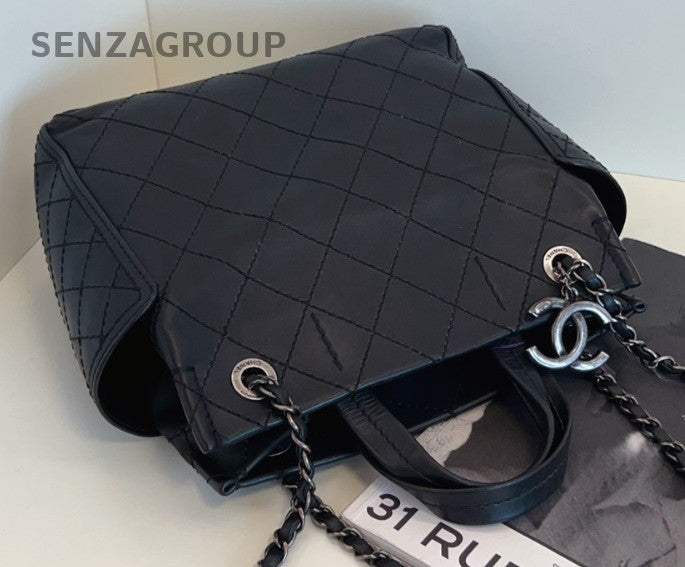CHANEL Classic Top Handle Diamond pattern Chain Shoulder bag