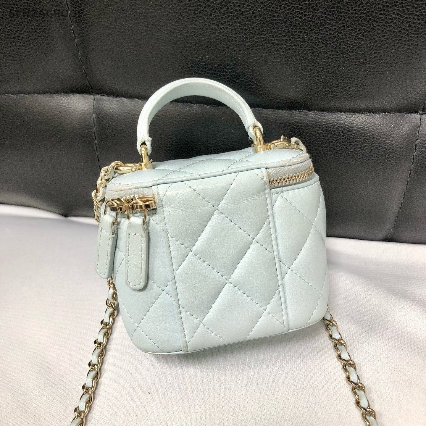 Chanel Diamond Pattern Chain Shoulder Bag Crossbody White Gold Women Classic