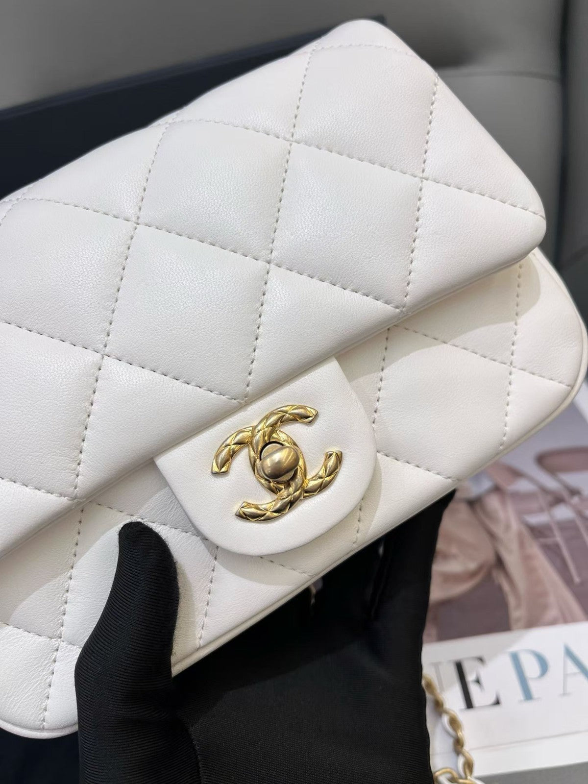 Chanel Classic Flap Chain Lambskin Shoulder Bag White Gold Women Fashion Diamond