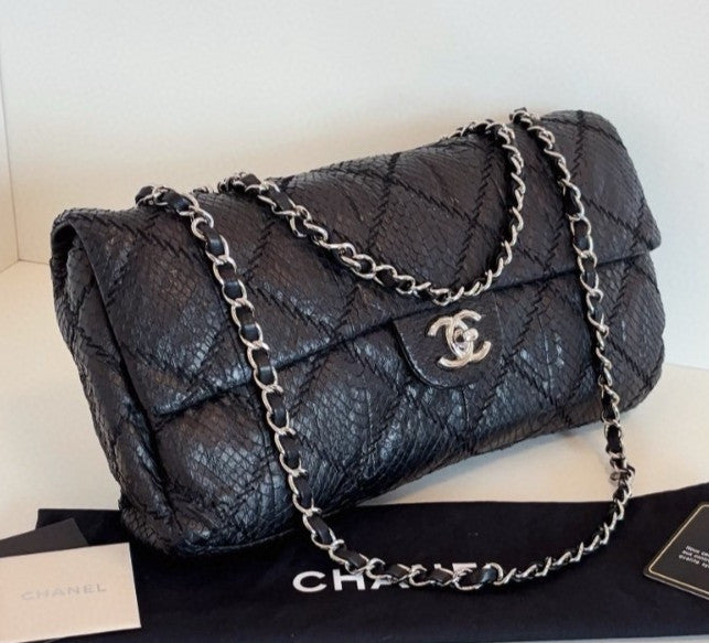 Chanel Classic Flap Chain Shoulder Bag Black Silver Used Women Fashion