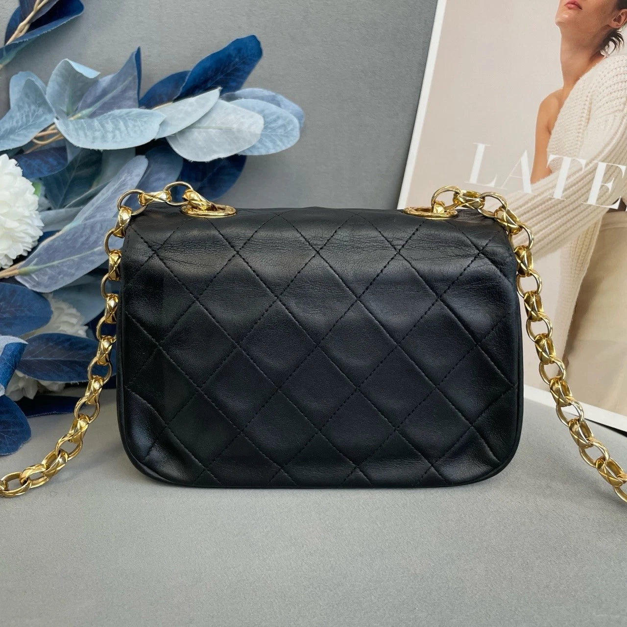 CHANEL Carved CC Flap Postman Shoulder Bag For Women