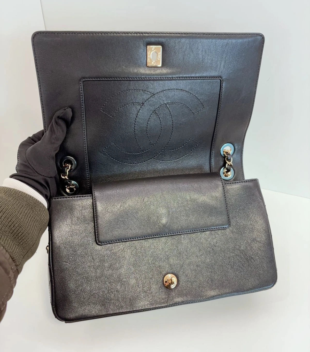 Chanel CC Logo Calfskin GM Chain Shoulder Bag Crossbody Black Gold Women Classic