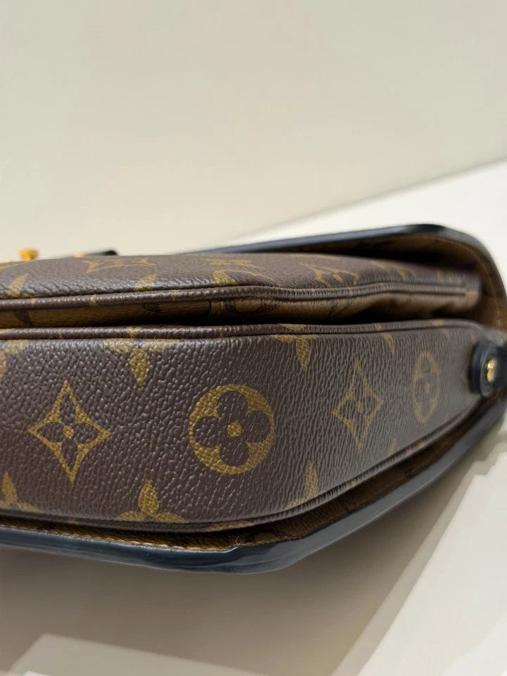 Louis Vuitton Messenger Crossbody Shoulder Bag For Women