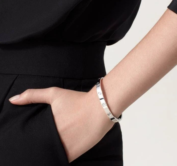 Cartier Love Classic Bangle Bracelet 4 Diamonds 18K White Gold Screw Size18