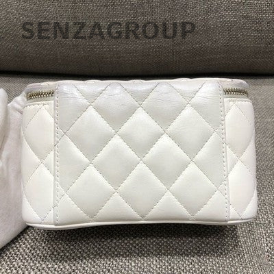 Chanel Quilted Chain Shoulder Crossbody Bag White Gold Women Classic