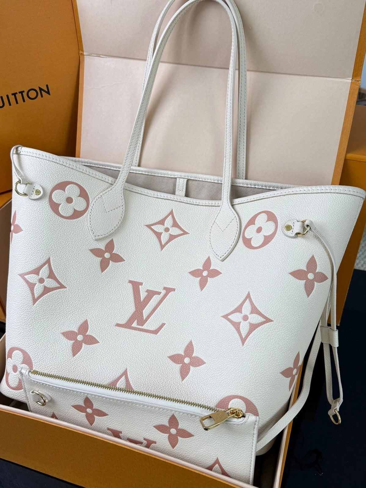 Louis Vuitton Neverfull Leather Tote Bag Excellent