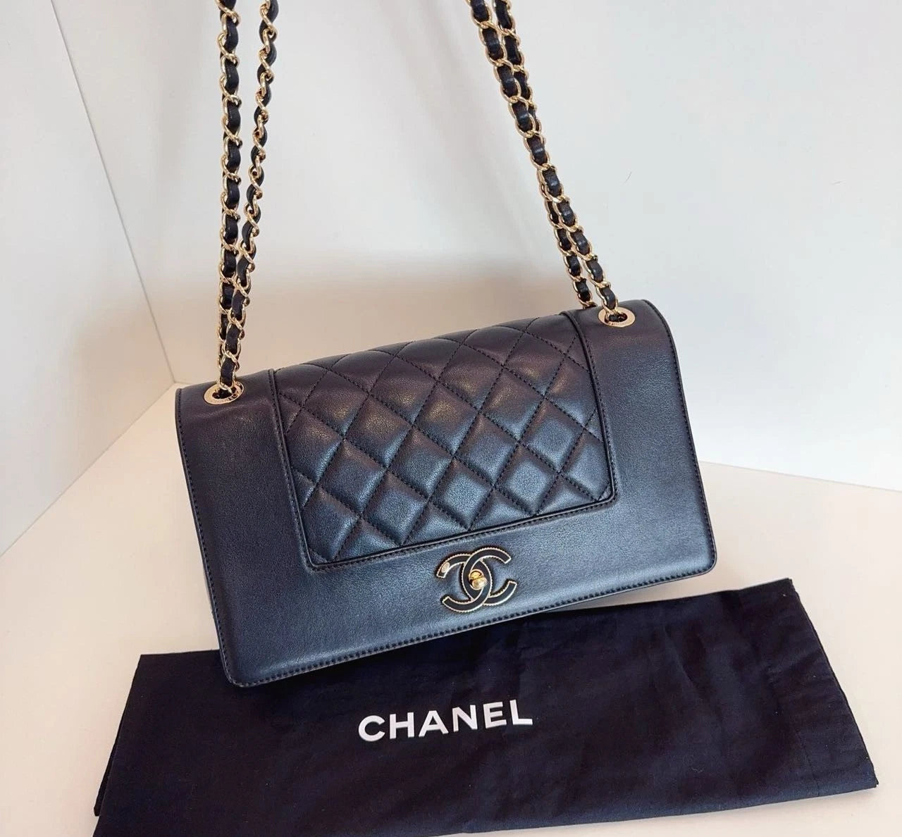 Chanel CC Logo Calfskin GM Chain Shoulder Bag Crossbody Black Gold Women Classic