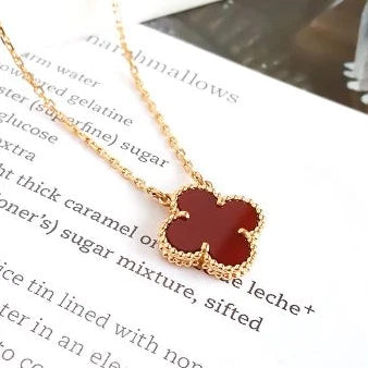 Van Cleef &amp; Arpels Vintage Alhambra Carnelian Pendant Necklace Yellow Gold 18k