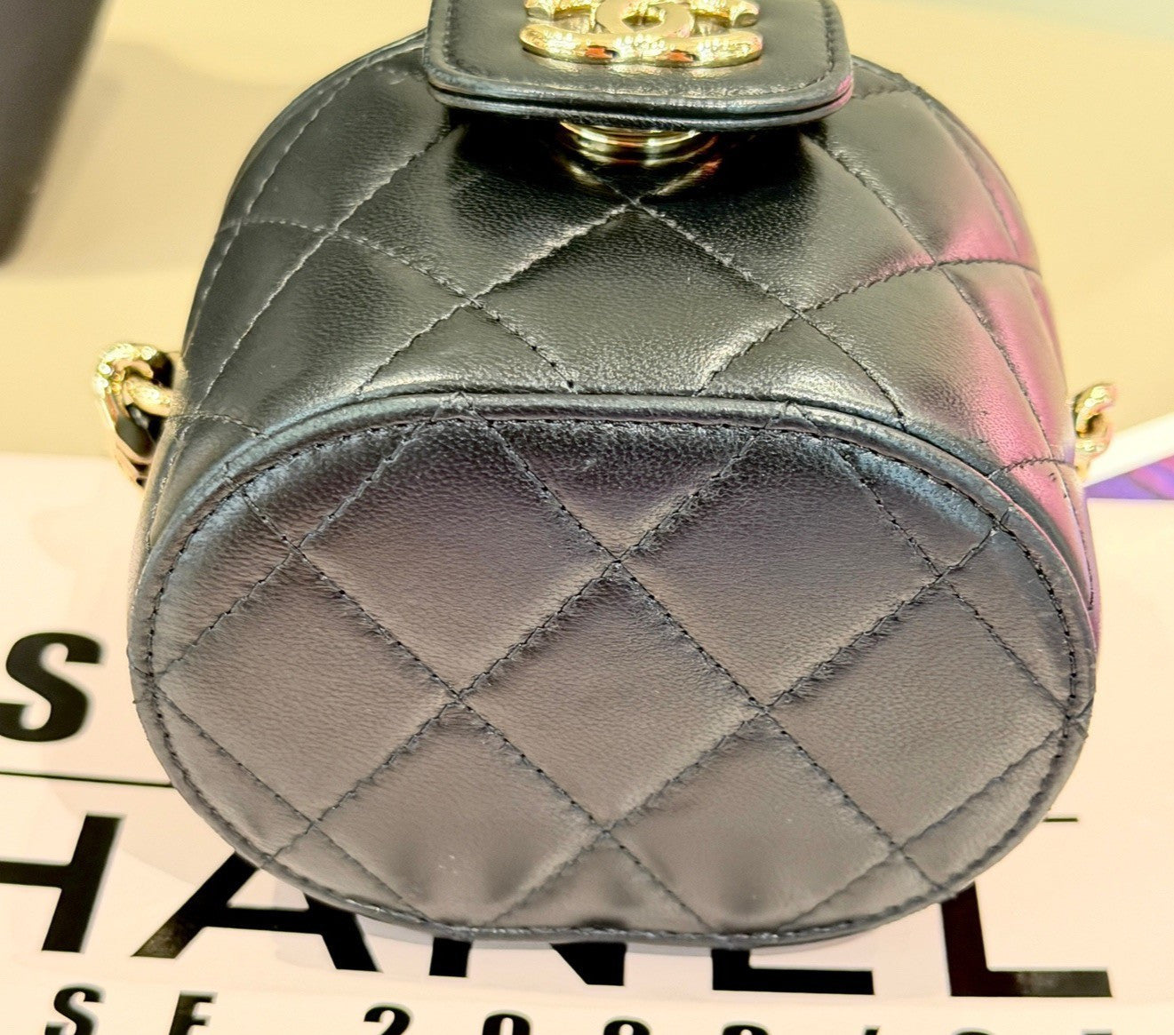 Chanel Lambskin Diamond Vanity Chain Crossbody Black Gold Women Classic Fashion