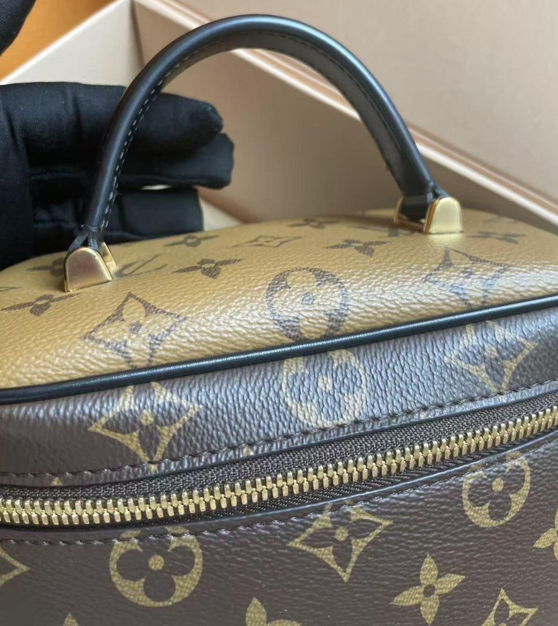 Louis Vuitton Monogram Chain Shoulder Bag Crossbody Brown Gold Women Classic