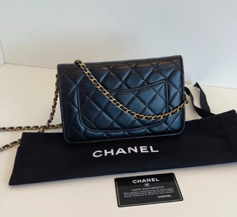 Chanel Woc Diamond Shoulder Bag Crossbody Bag Black Excellent