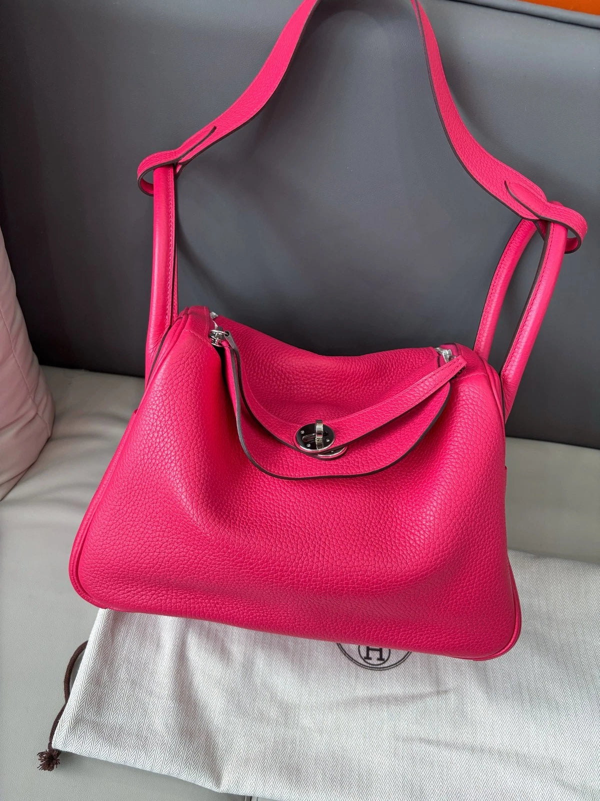 Hermès Lindy 30 TC Leather Top Handle Crossbody Bag Carry Rose Extreme Pink