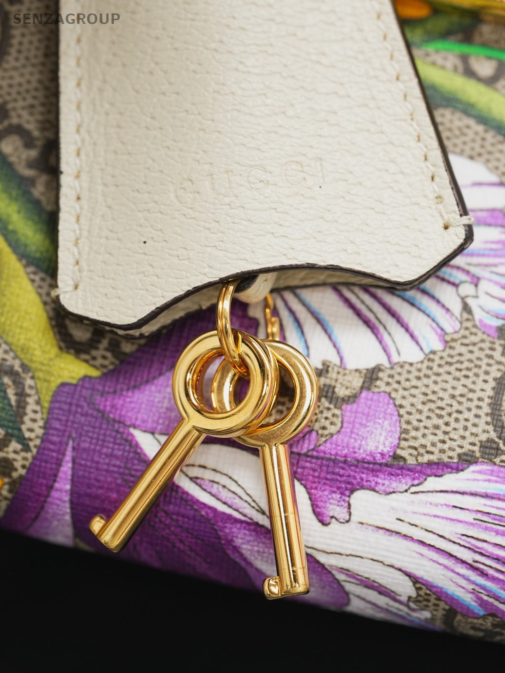 GUCCI Padlock Flowers Chain Shoulder bag White Gold Women