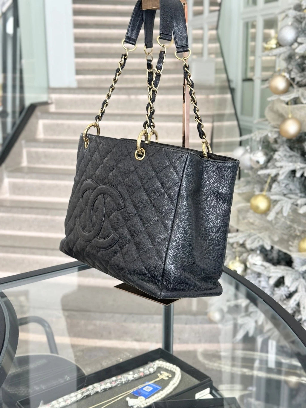 Chanel GST Calfskin MM Chain Shoulder Crossbody Bag Black Gold Hardware Women S