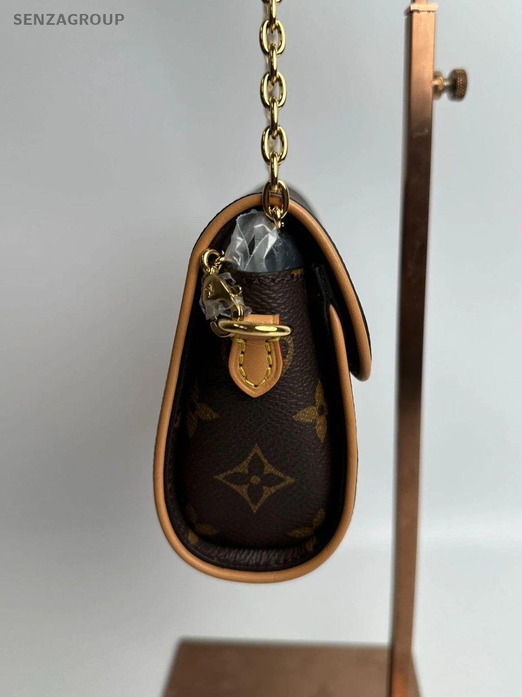 SJ0001 Louis Vuitton Pochette Camille Z