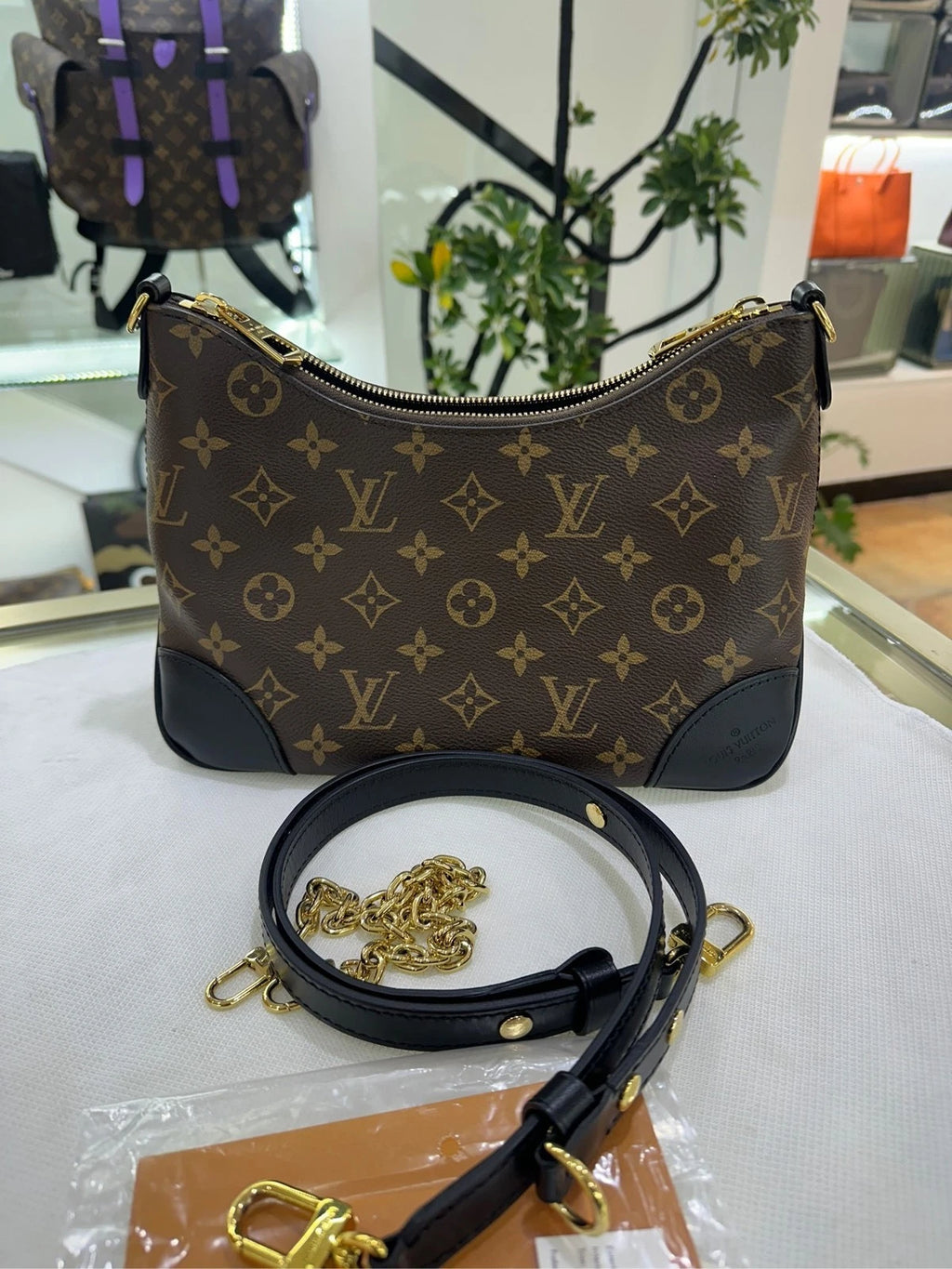 Louis Vuitton Black Leather Shoulder Crossbody Bag For Women
