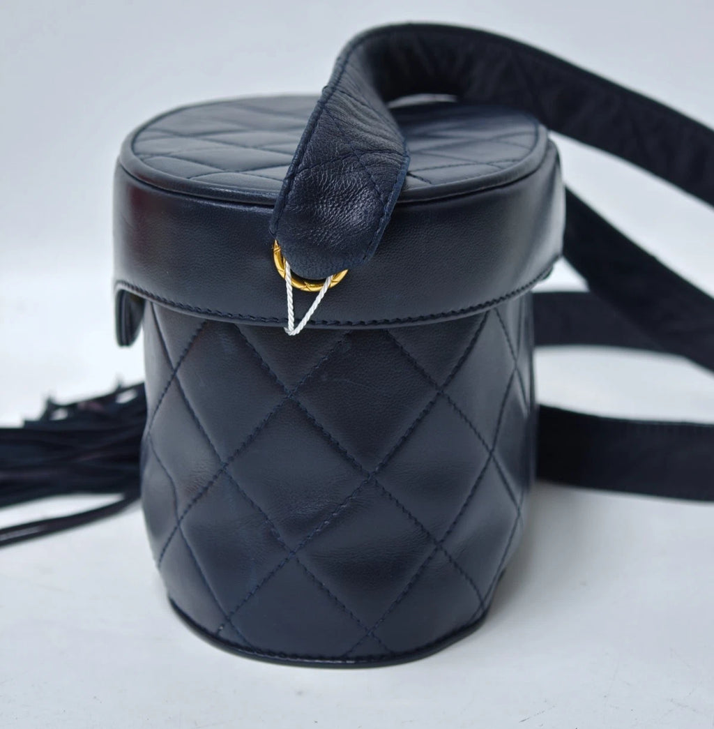 Chanel Diamond Vintage Tassel Vanity Case Shoulder Bag Crossbody Black Women